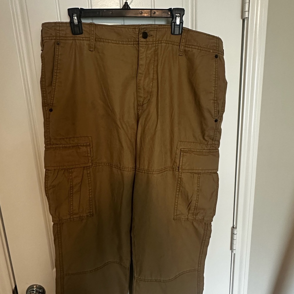 Old Navy Men's Tan Cargo Pants